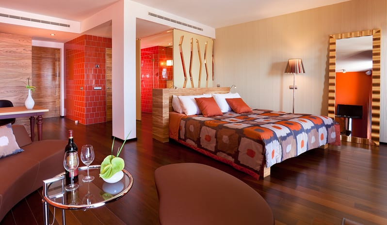 BOHEMIA SUITES - JUNIOR SUITE OCEAN VIEW LIVING ROOM